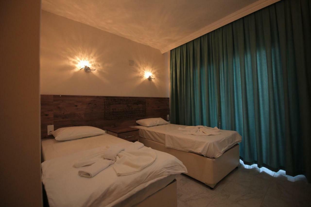 Grand Tas Otel Mut Luaran gambar