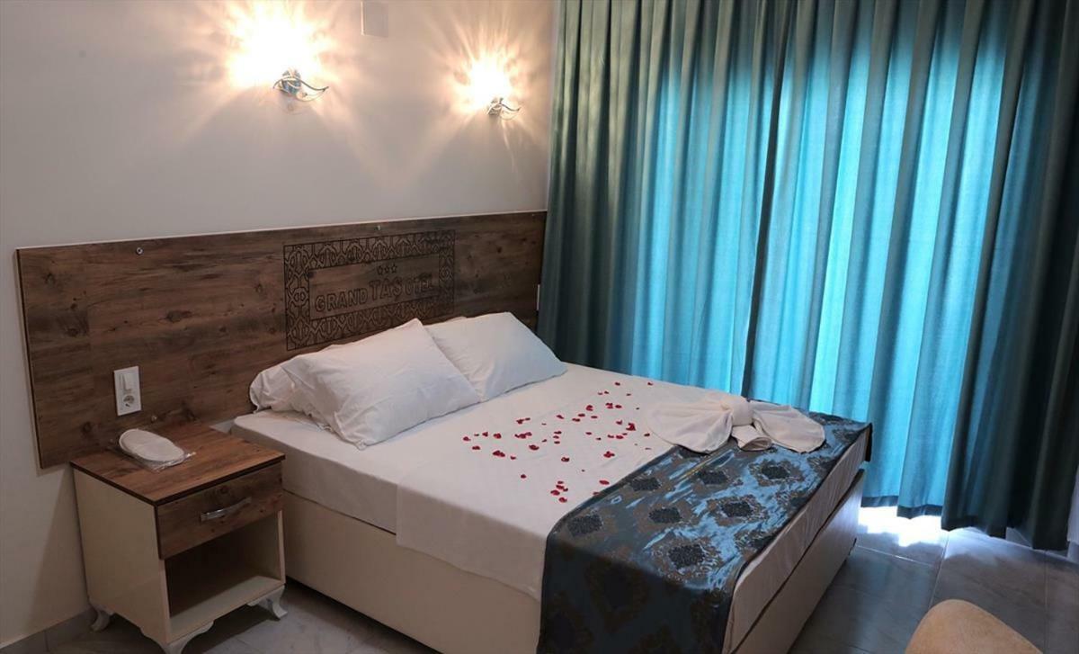 Grand Tas Otel Mut Luaran gambar