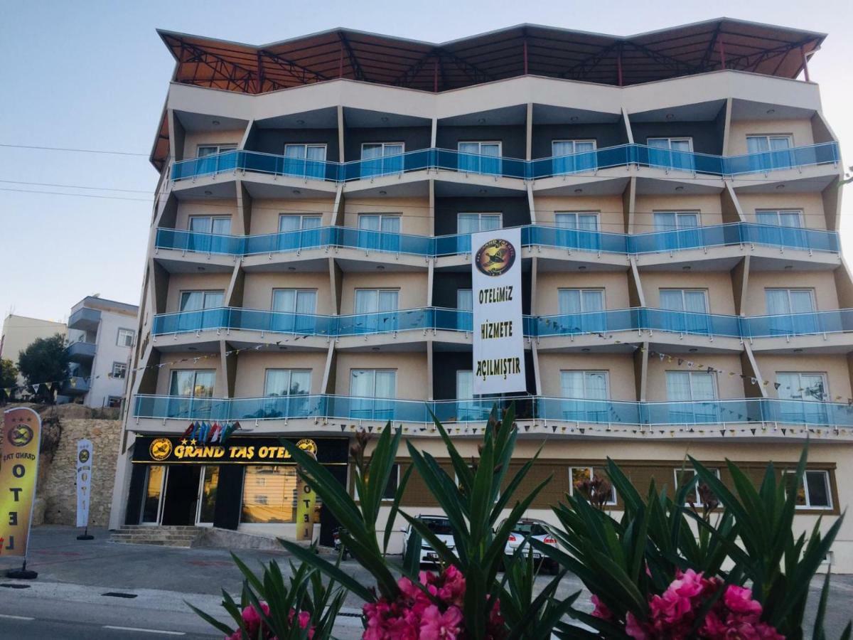 Grand Tas Otel Mut Luaran gambar