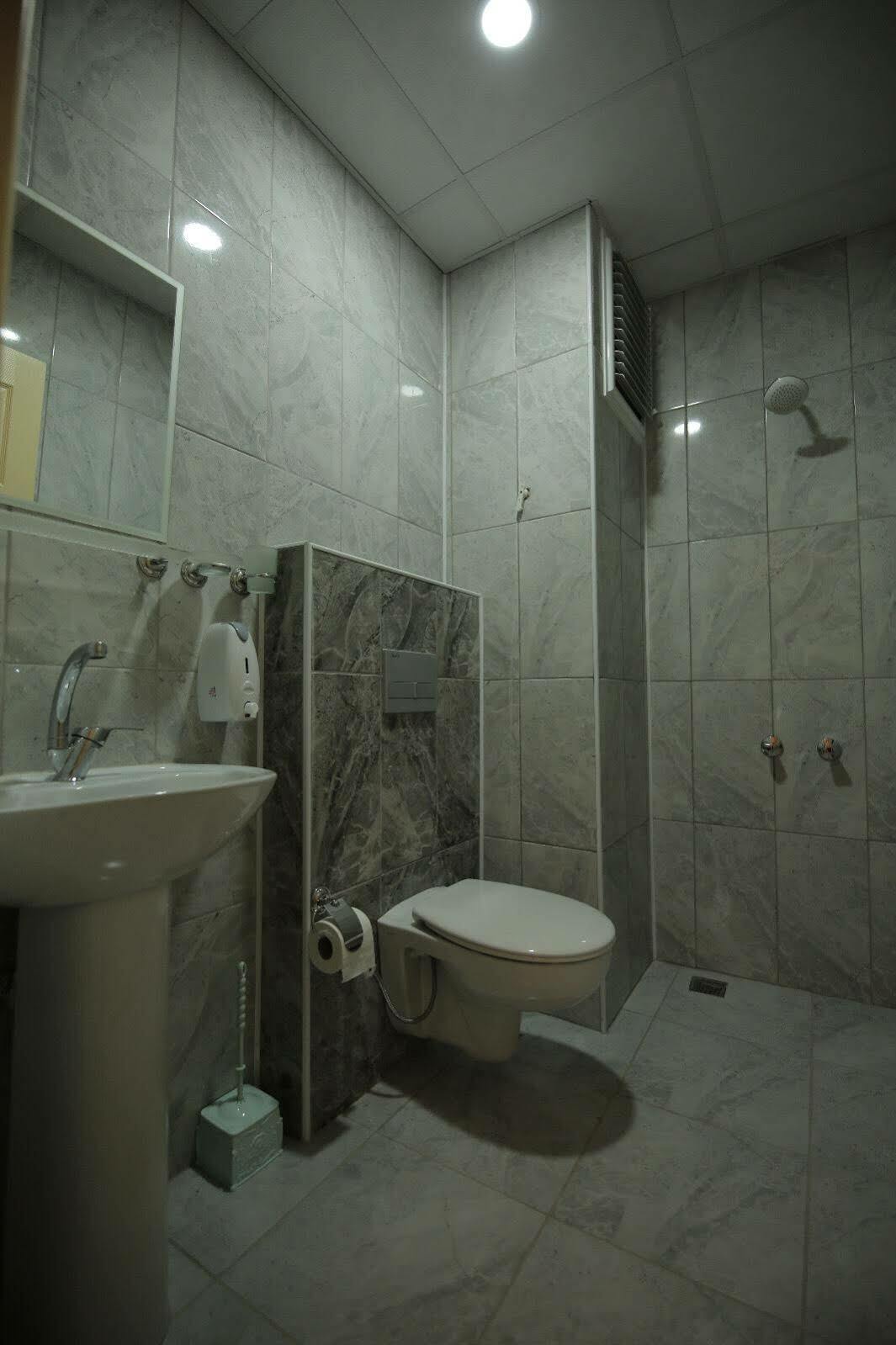 Grand Tas Otel Mut Luaran gambar